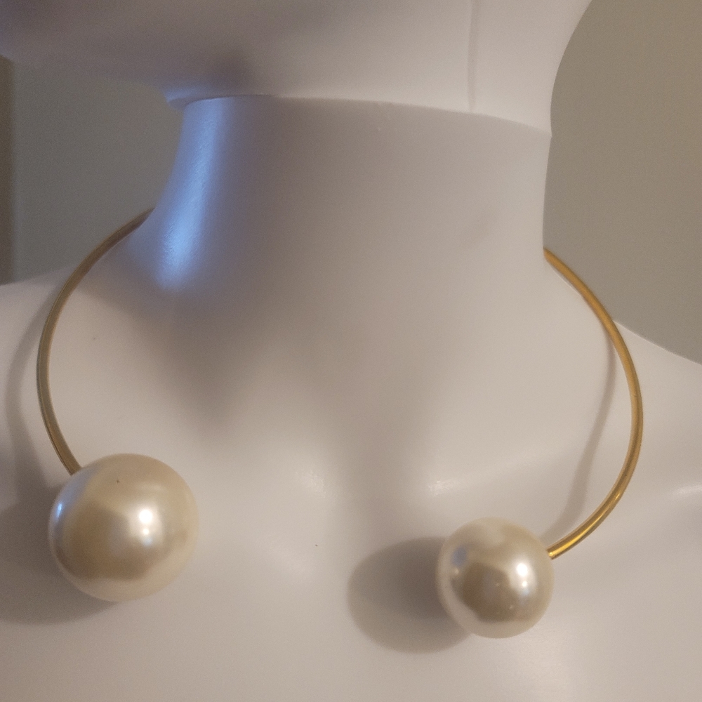 Gold Tone Choker with Faux 2 Large Ball Pearl Accents